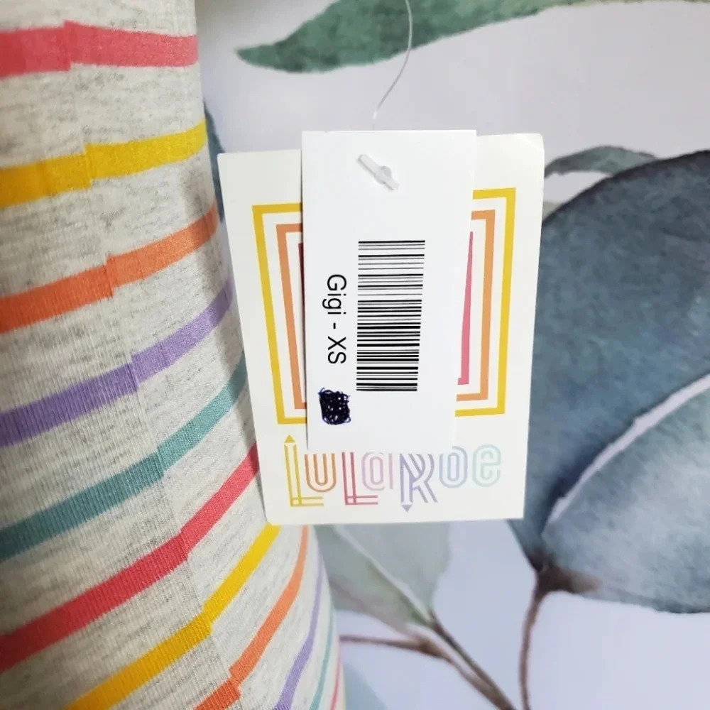 LULAROE | Gigi Tee in Gray Rainbow Stripe sz XS - Picture 5 of 7